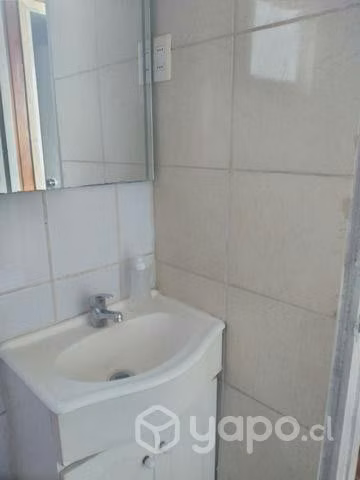 Arriendo casa habitacion interior ,semi amoblada