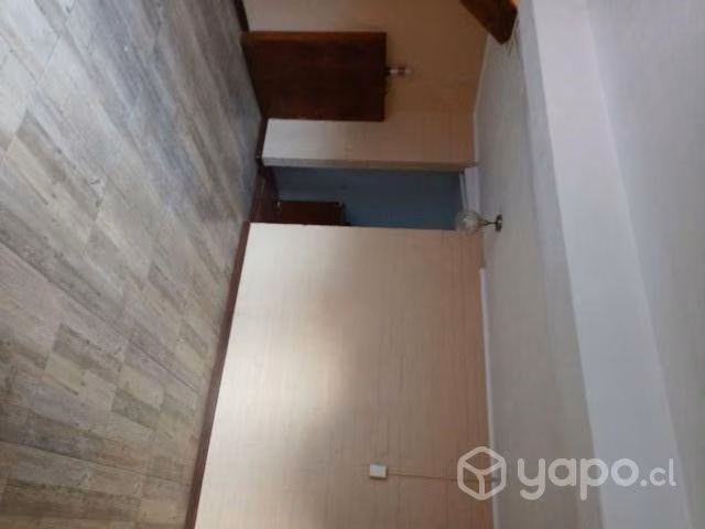 Casa en arriendo dos pisos ,dos dormitorios un bañ