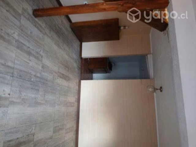 Casa en arriendo dos pisos ,dos dormitorios un bañ