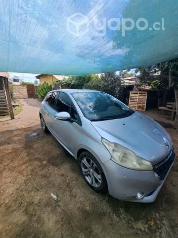 PEUGEOT 208, Año 2014