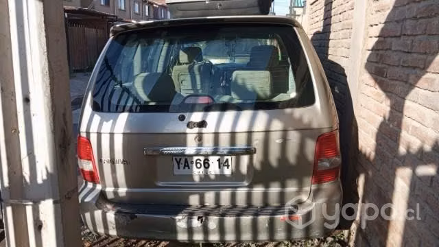 Vendo camioneta Kia Carnival station wagon III LS
