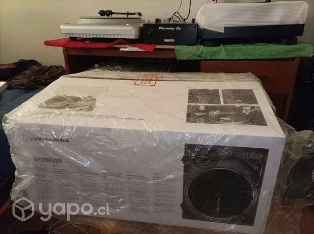 Tornamesa AudioTechnica y Mixer Vestax - Imagen 2