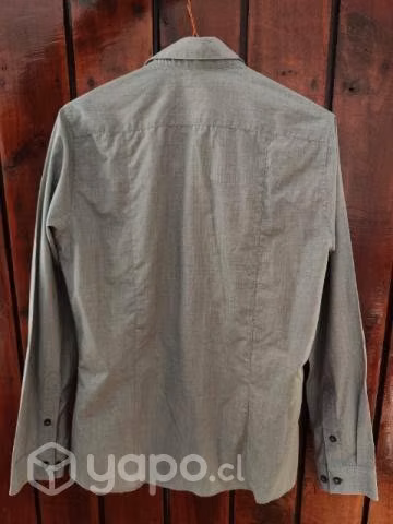 Camisa H&M Gris claro + Chaqueta Perry Ellis Negro - Imagen 4