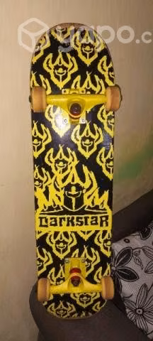 Skate darkstar como nuevo