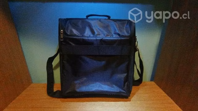 PlayStation 4 + Su mochila, 4 mandos y 4 juegos