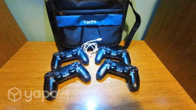 PlayStation 4 + Su mochila, 4 mandos y 4 juegos