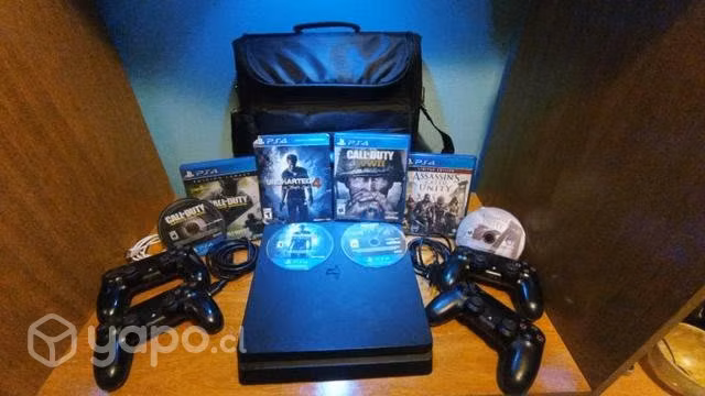 PlayStation 4 + Su mochila, 4 mandos y 4 juegos