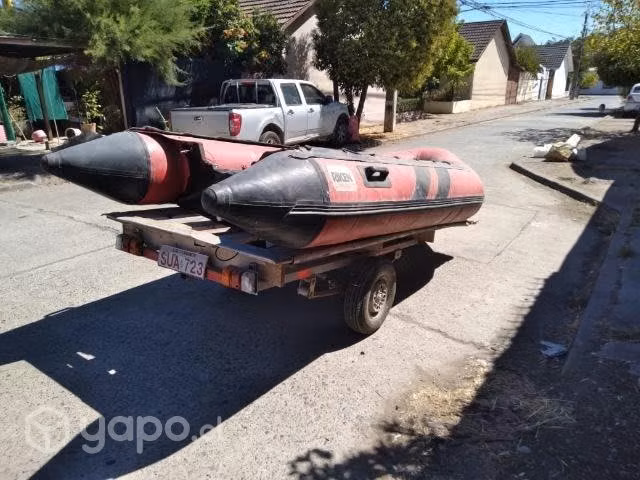 Bote tipo zodiac