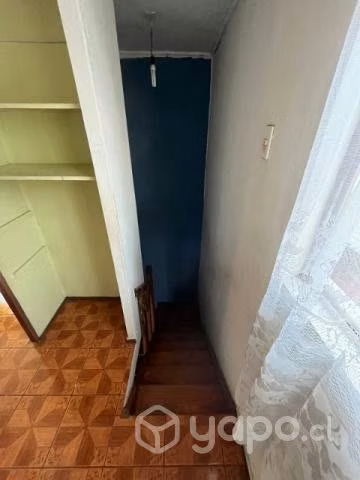 Casa de dos pisos y 3 dormitorios