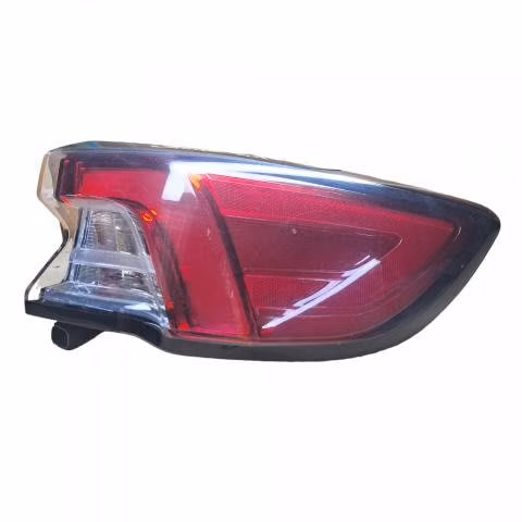 Foco derecho ford escape 2022