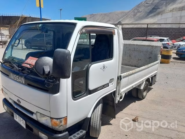 Se hacen fletes y mudanzas y varios todo precio