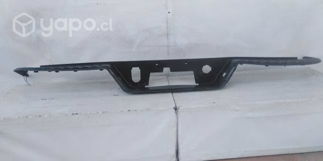 Chevrolet silverado moldura parachoque trasero (19