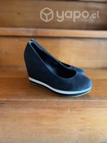 Bellos zapatos traídos del extranjero