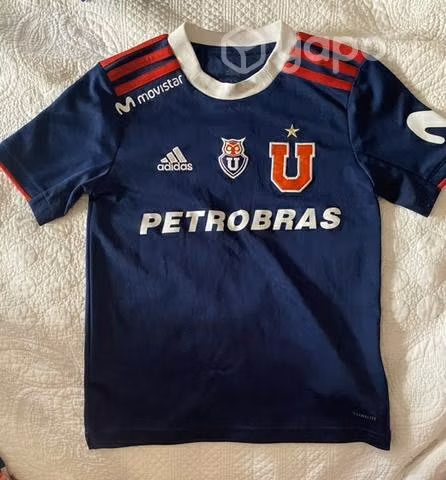 Polera Universidad de Chile