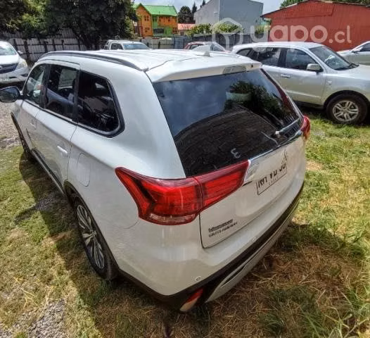 Vendo Mitsubishi Outlander GLX 4x4 2022