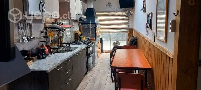 Casa sector norte con cabaña interior y negocio