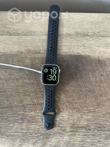 Apple Watch Series 4 (40mm)