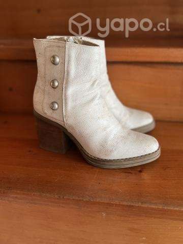 Bellos botines 100% cuero líquido - Imagen 2