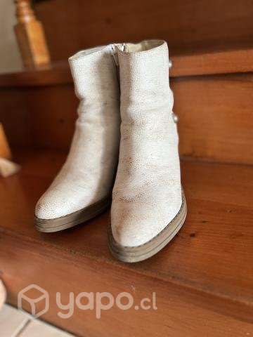 Bellos botines 100% cuero líquido - Imagen 5