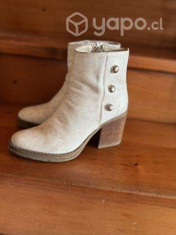 Bellos botines 100% cuero líquido - Imagen 3