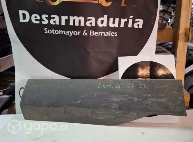 Moldura puerta captiva 2020 a 2023 2.1