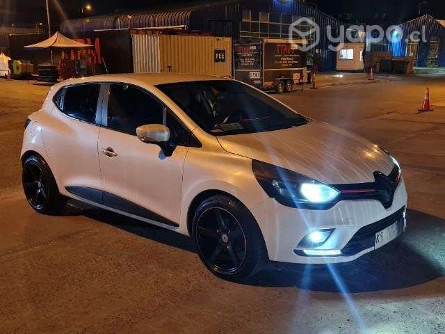 Renault clio 2018 TOTALMENTE CONVERSABLE