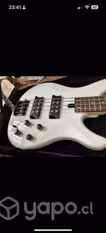 Bajo yamaha 304