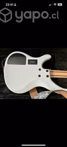 Bajo yamaha 304