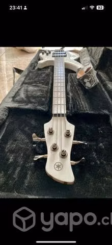 Bajo yamaha 304