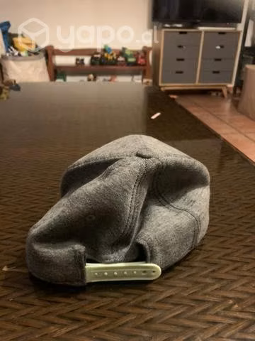 Gorro Nike gris