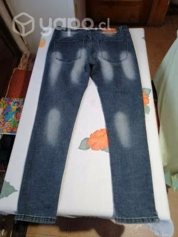 Se vende todo en buen estado cada prenda con sus p