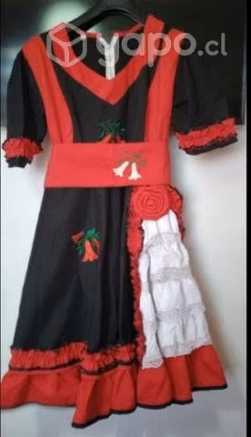 Vestido de cueca y zapatos