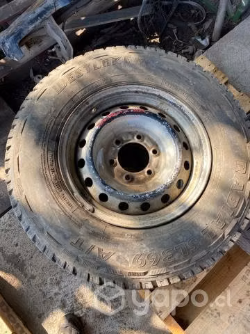 Llanta de fierro con neumatico 245/75R16 (102K)