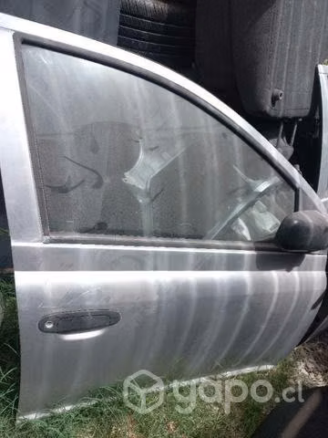 Puerta delantera derecha Toyota yaris eco 2005