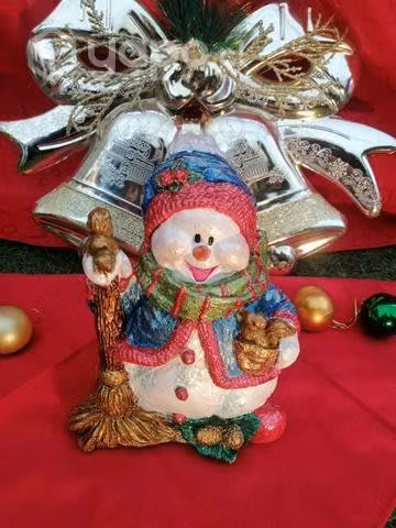 Figuras navideñas pintadas a mano