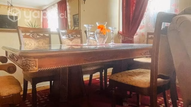 Comedor elegante estilo antiguo, excelente estado