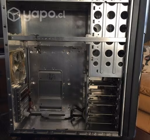 Gabinete PC Thermaltake Shark