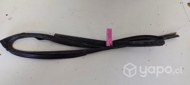 Goma Vidrio Pta del izq (FR3100) Ford Ranger 2018