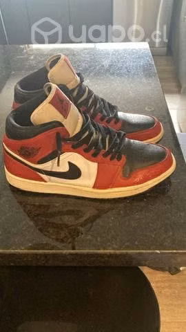 Jordan 1 Mid Chicago Black Toe 44.5