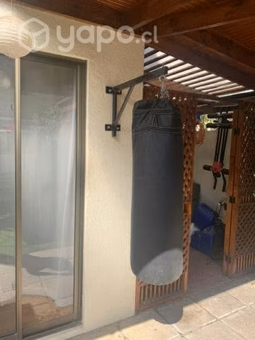 Saco de boxeo + guantes + soporte