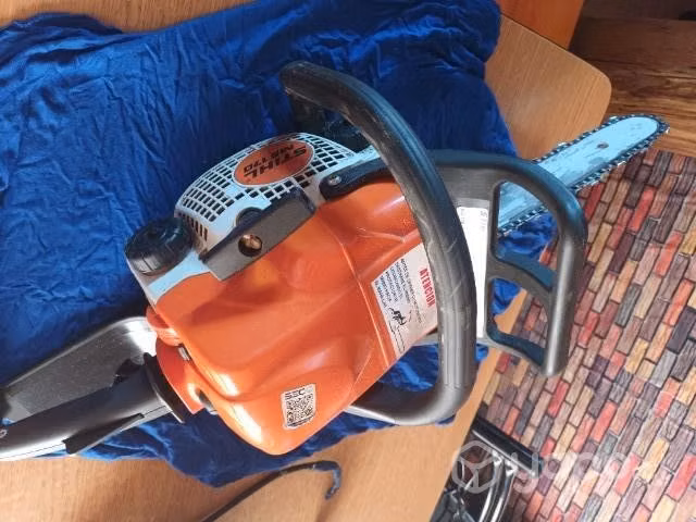 Motosierra 170 y foco Led industrial