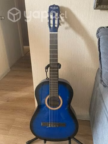 Guitarra y funda impecable para regalo
