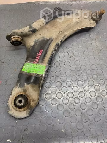 Bandeja delantera derecha Renault Kangoo 2015