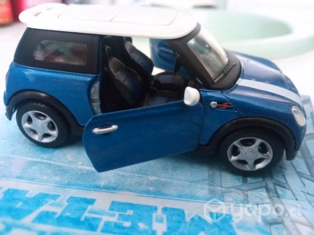 Auto de colección mini Cooper, escala 1:43 - Imagen 2
