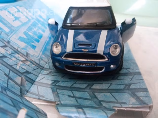 Auto de colección mini Cooper, escala 1:43 - Imagen 3