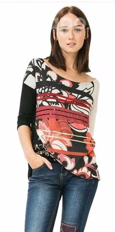 Polera Desigual. Nueva, con etiqueta