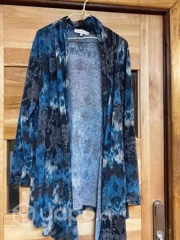Lote de 30 blusas y tapados . - Imagen 6