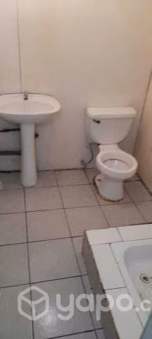 Casa Sólida con Local Comercial