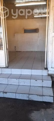 Casa Sólida con Local Comercial