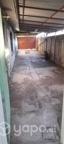 Casa Sólida con Local Comercial